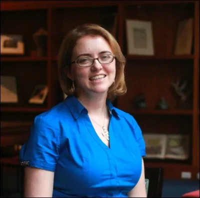 Which animals are the main characters of the books "Wings of Fire"?