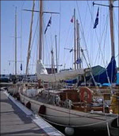 What is the name of this boat ?