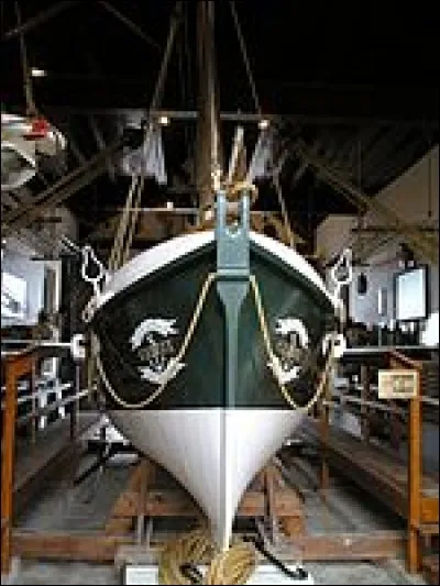 What is the name of this boat ?