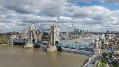 Which country's capital is this city?