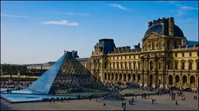 Which country's capital is this city?