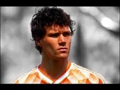 Which player won the gold ball in 1992 ?