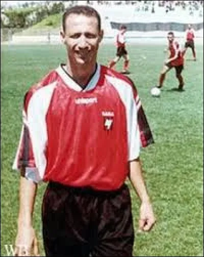 What is the name of this footballer ?