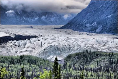 Where is the gigantic Matanuska glacier located ?