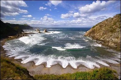 In which Spanish province will you enjoy the Plage du Silence ?