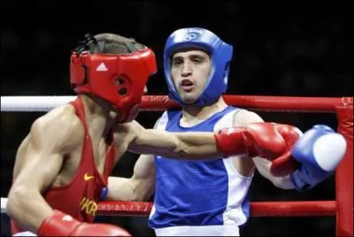 Which of these boxers weighs the most?