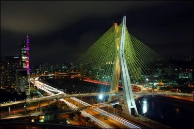 Whats is the name of this Bridge ?