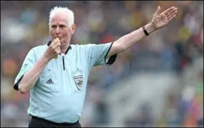 What is the name of this referee ?