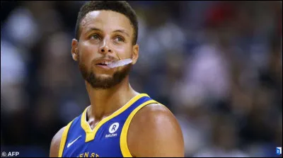 What is Stephen Curry's number?