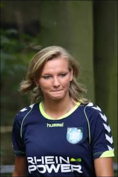 What country the athlete Alexandra Popp is from ?