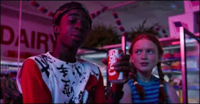 Who is Lucas dating?