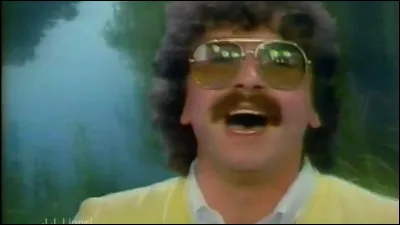 Everyone knows "La danse des Canards", but who was the singer who performed it in 1980 and made it a hit?