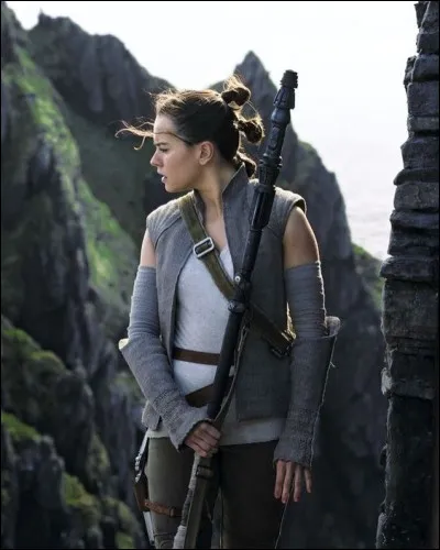 How many lightsabers did Rey use?