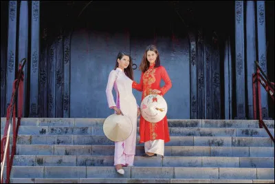 What country does this dress belong to ?