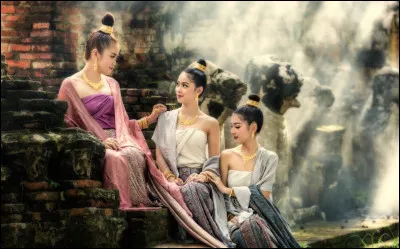 What country does this dress belong to ?