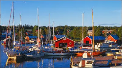The capital of the island of Aland is