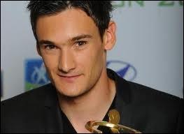 In which club did Hugo Lloris make his professionals debuts in 2005 ?