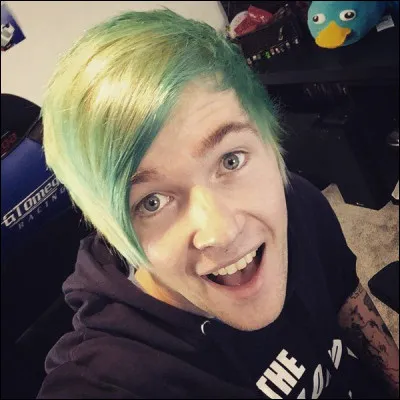 He dyed his hair blue in 2015, but which day and month was it?