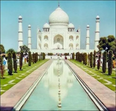 What was the Taj Mahal made of?