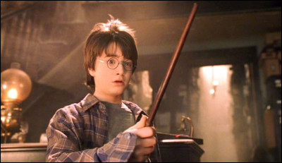 On commence avec une question facile : en quoi est faite la baguette d'Harry Potter ?