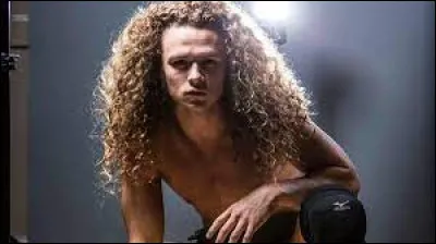 What is the name of this wrestler ?