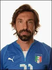 In which club does this Italian midfielder play?