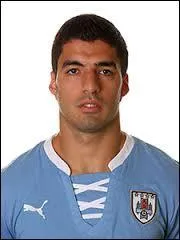 In which national team does this Liverpool forward play?