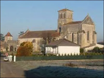 Geography :
In which department of the Nouvelle-Aquitaine region is the village of Juillac-le-Coq, population 650, located? (Photo: the village church christened Saint-Martin).