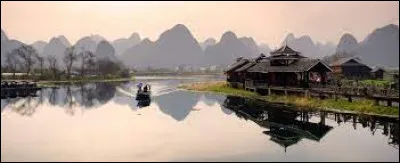 How many stars are there on the Chinese flag?