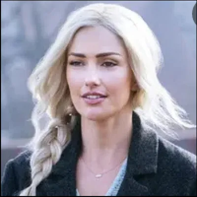 Who is this character ? Forgive me if there are spelling mistakes in the names of the characters in the French version, but it is because of the translation. Also, if one of the questions has a wrong answer, please let me know. Good quiz.