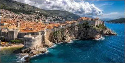 In which country is Dubrovnik located?