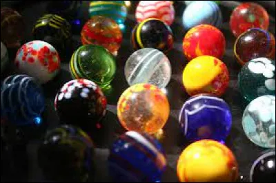 Quentin has a bag containing 52 marbles. He gives 12 marbles to his sister and 17 to his brother. After giving some to his sister and brother, he decides to buy 40 marbles. How many marbles are left in his bag?