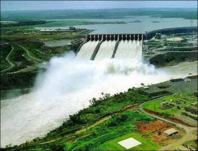 Name the world's largest single Hydroelectric Plant.