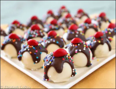 What is the traditional Christmas dessert?