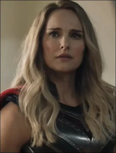 Who plays Jane Foster?