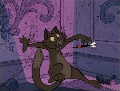 What is the name of the cat that appears in the movie "101 Dalmatians" ?
