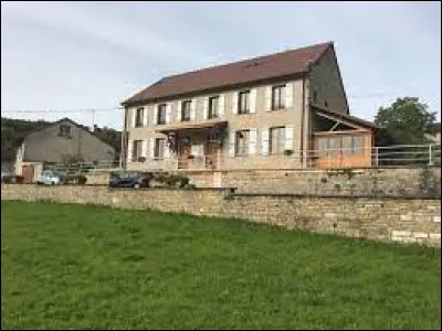 Montagna-le-Reconduit is a village in the Jura region ...