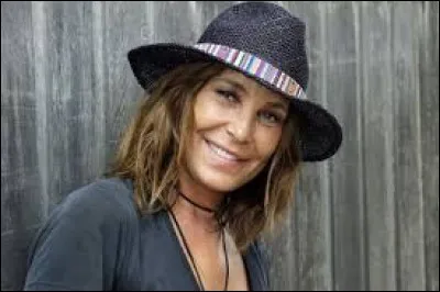 With which singer does Zazie share a duet on the song "Les meilleurs ennemis" ?