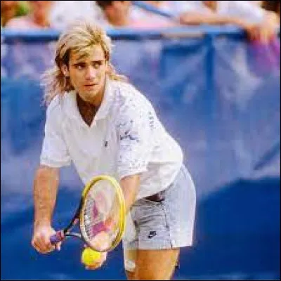 How many Roland Garros did Andre Agassi win?