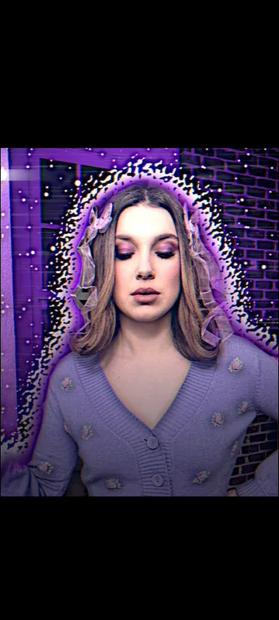 What is the name of the actress who plays Max?