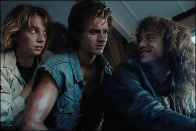 Who finds the hidden portal in the lake in season 4?