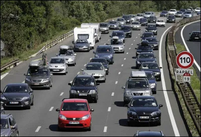 Which freeway links the cities of Paris and Bordeaux?