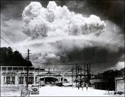 History: Which Japanese city received an atomic bomb on August 9, 1945?