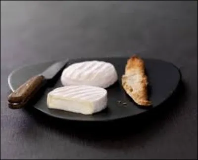 Which animal's milk is used to make rocamadour?