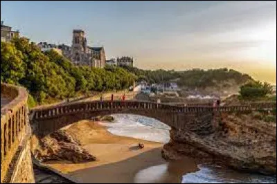 In which department is Biarritz located?