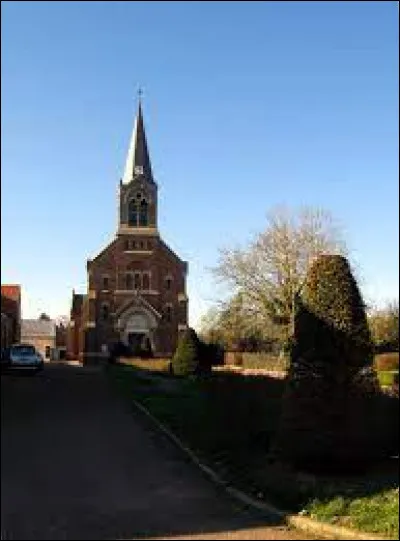 We end our walk in the Santerre region, in Rouvrel. A village in the arrondissement of Montdidier, it lies in the departement ...