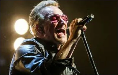 How many members are there in group U2?