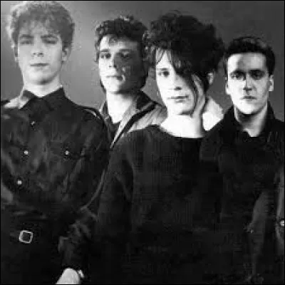 How many nights a week are there, according to the title of a song by the band Indochine?