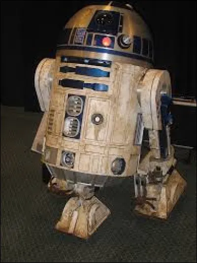 Who says the cult phrase Hello there to R2-D2?