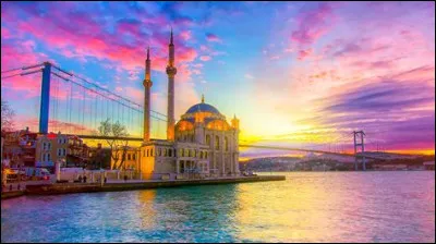 In which country is Istanbul located?